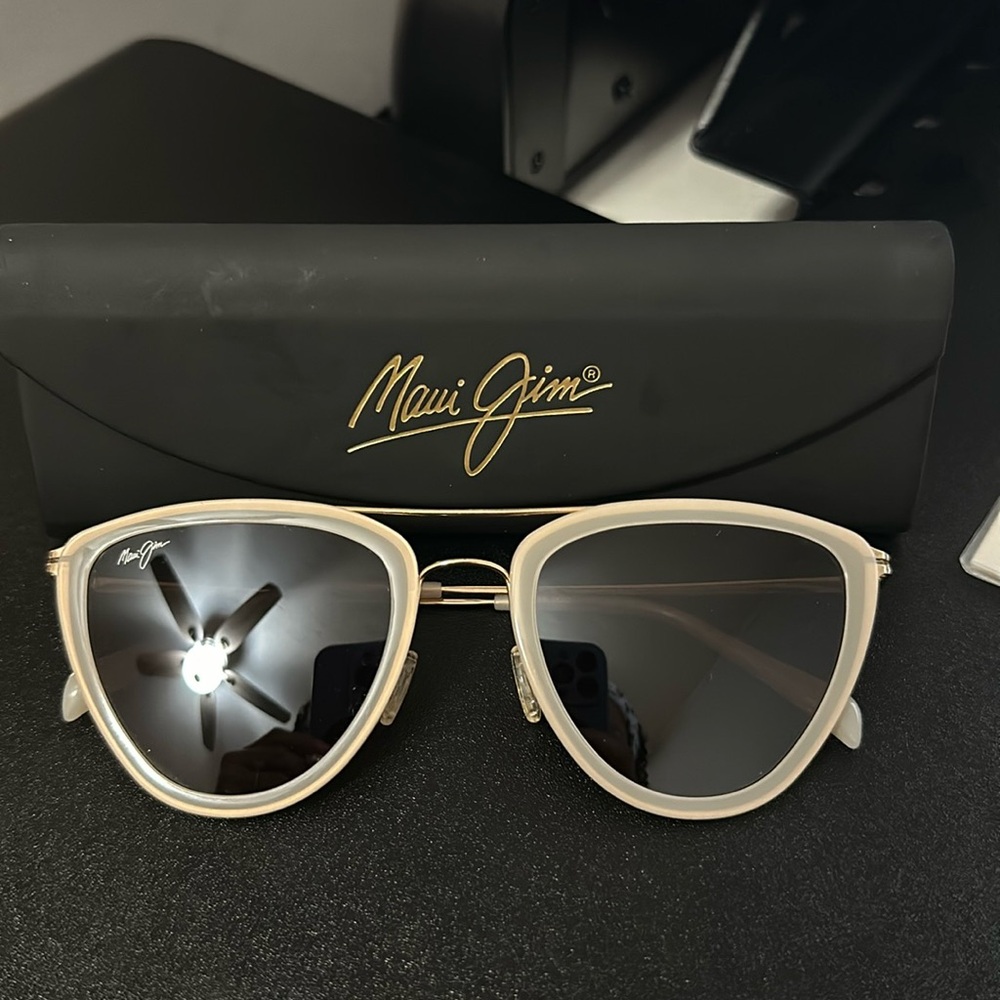 Maui Jim sunglasses, brand new, no scratches